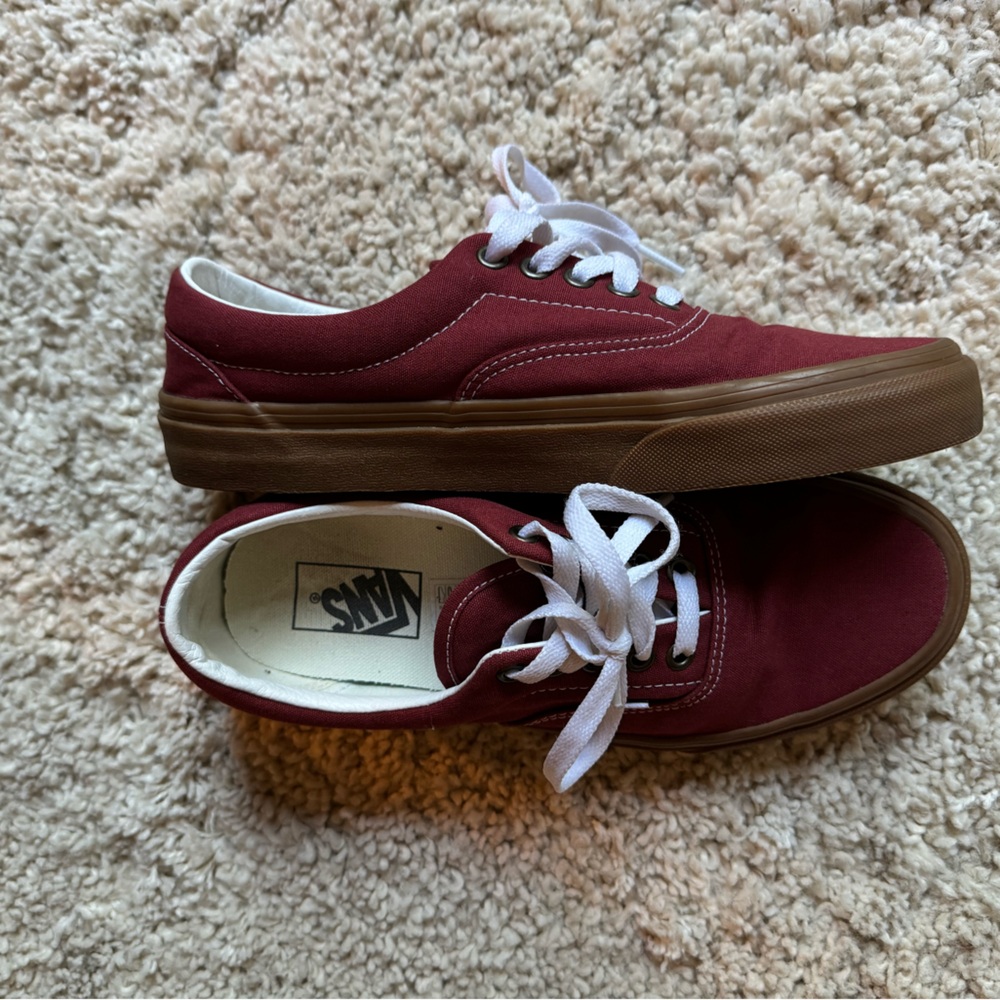 Vans burgundy/tan sneaker